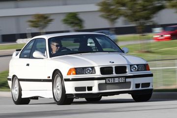 BMW M3-R (E36) specs