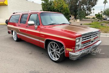 CHEVROLET SUBURBAN CUSTOM SUV, 1988