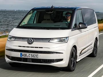 VW Multivan 1.5 eHybrid 4Motion (T7) specs