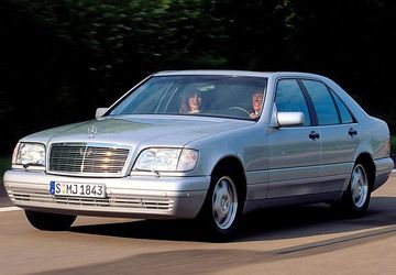Mercedes-Benz S 300 TD (W140) specs