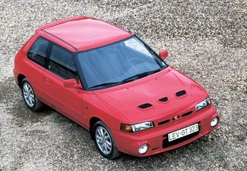 Mazda 323 GT 1.9 16V (Mk IV 128 PS) specs