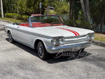 سيارة CHEVROLET CORVAIR MONZA مكشوفة، موديل 1963