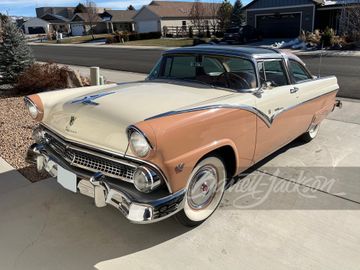 FORD CROWN VICTORIA SKYLINER, 1955