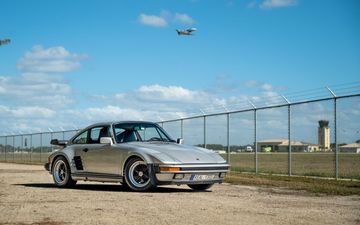 203 - Porsche 930 Coupe, 1987