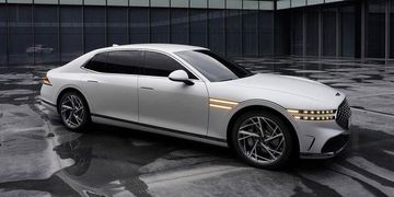 Genesis G90 (RS4) specs