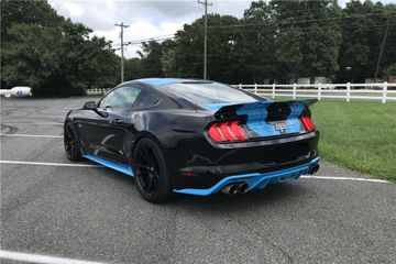FORD MUSTANG PETTY'S GARAGE KING PREMIER EDITION, 2018