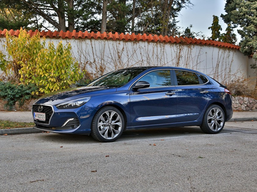 Hyundai i30 Fastback 1.4 T-GDI specs