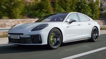 Porsche Panamera 4S E-Hybrid (972) specs