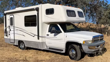 Dodge Xplorer Xcursion 25' Motorhome, 2000