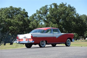 FORD FAIRLANE CROWN VICTORIA, 1956
