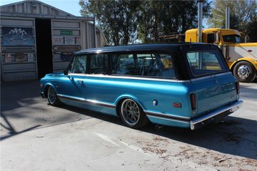 CHEVROLET SUBURBAN CUSTOM SUV, 1972