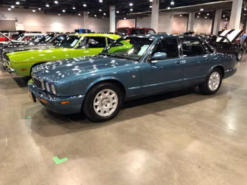 Jaguar XJ, 2000