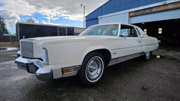 Chrysler New Yorker, 1976