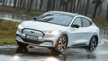 Ford Mustang Mach-E AWD Extended Range (351 PS) specs