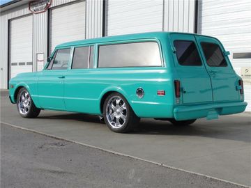 CHEVROLET SUBURBAN CUSTOM SUV, 1971