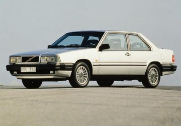 Volvo 780 2.8 V6 (147 PS) specs