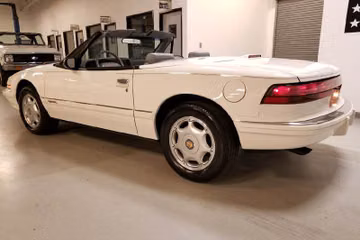 BUICK REATTA CONVERTIBLE, 1990