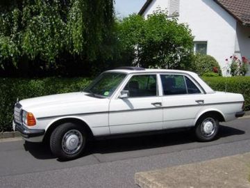Mercedes-Benz 230E (W123) specs