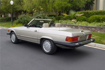 MERCEDES-BENZ 560 SL CONVERTIBLE, 1989