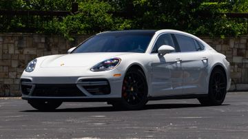 Porsche Panamera Turbo Executive, 2018