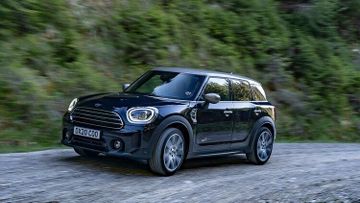 Mini Countryman One (Mk II) specs