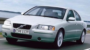 Volvo S60 2.4 T specs