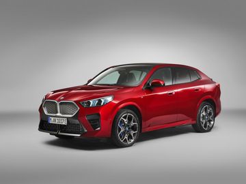 BMW X2 sDrive 18d (U10) specs
