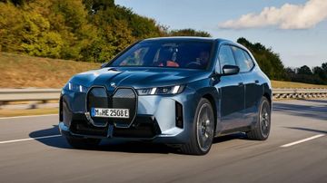 BMW IX M70 XDrive (facelift) specs