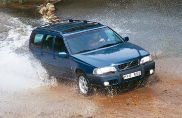Volvo V70 Cross Country specs
