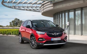 Opel Grandland X Hybrid 4 specs