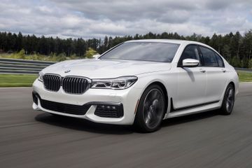 BMW M760Li xDrive (G12) specs