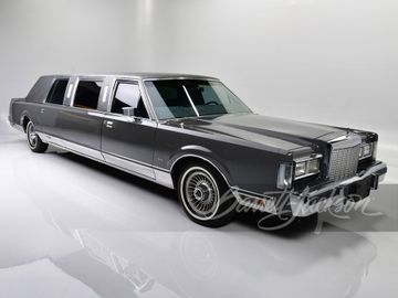 LINCOLN TOWN CAR LIMOUSINE, 1985