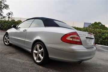 MERCEDES-BENZ CLK 320 CONVERTIBLE, 2005