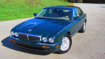 Jaguar XJ8, 2002