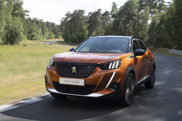 Peugeot 2008 PureTech 155 specs