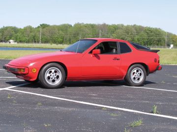 Porsche 924, 1982