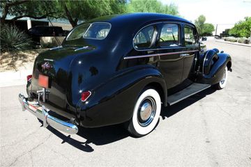 BUICK ROADMASTER SERIES 80 TOURING SEDAN, 1939