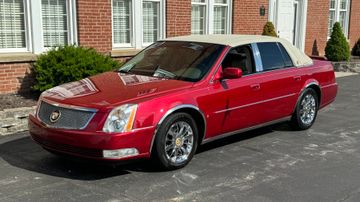 Cadillac DTS Luxury Sedan, 2006