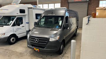Mercedes-Benz Sprinter 4500 Custom Mobile Kitchen, 2022