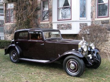 Rolls-Royce 20/25 HP Saloon by Thrupp & Maberly, 1932