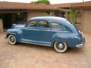 بليموث ديلوكس، سيدان بأربعة أبواب، 1946