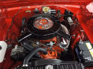 Plymouth GTX ببابين وسقف صلب، موديل 1967