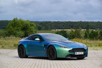Aston Martin V12 Vantage S Coupé, 2016