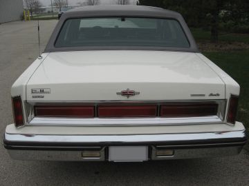 Lincoln Town Car, 1983