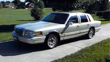 Lincoln Town Car Sedan, 1997