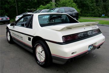 Pontiac Fiero — автомобиль сопровождения Indy, 1984 год