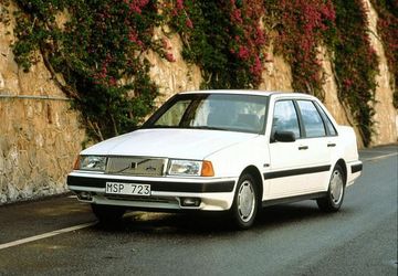 Volvo 460 1.7 specs