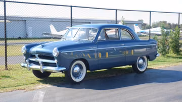Willys Sedan, 1952