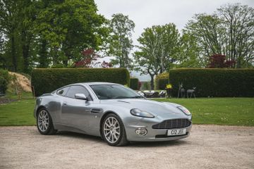 Aston Martin Vanquish S 2+2-Auction Lot, 2005