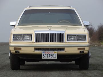 Chrysler LeBaron Town & Country Station Wagon, 1985